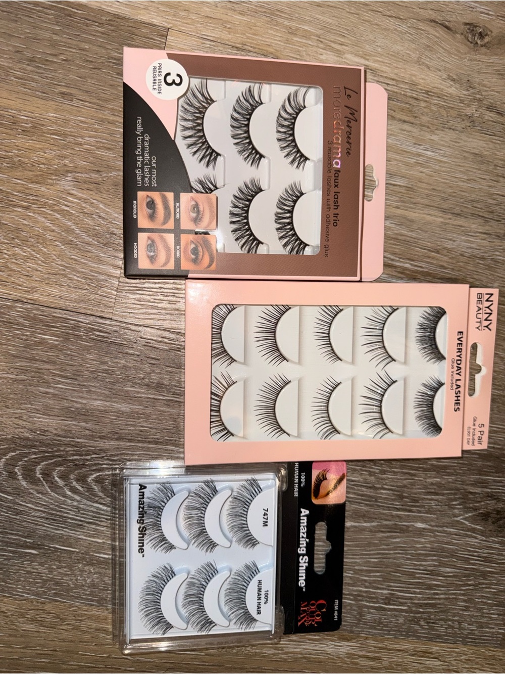 False Eyelashes Set in Pink Packaging - Black Lashes